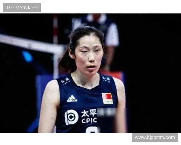 中国女排鏖战五局逆转取胜展现顽强意志力再燃球迷激情 中国女排鏖战五局逆转取胜展现顽强意志力再燃球迷激情