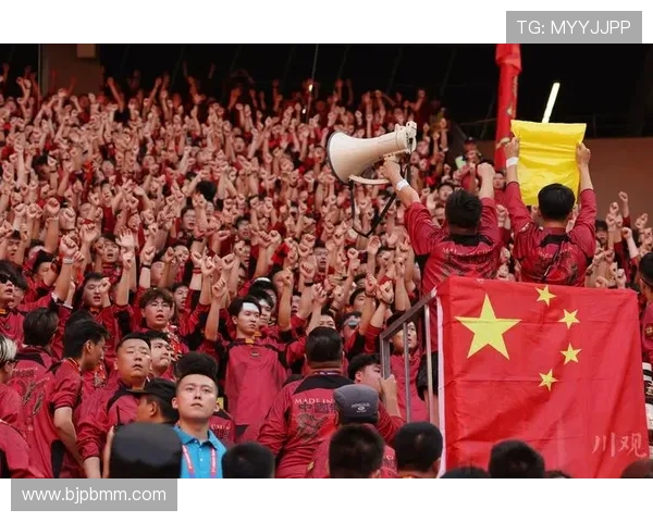 中国男足逆转夺冠引爆全国激情 球迷欢庆见证新时代足球崛起