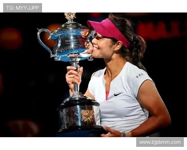 新星李娜复出首战告捷 连续三盘压制对手展现强劲状态 新星李娜复出首战告捷 连续三盘压制对手展现强劲状态