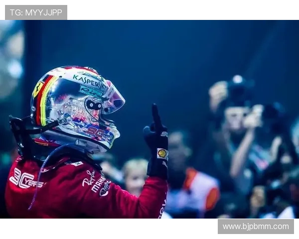 F1赛季激烈角逐:梅赛德斯车队表现突出 维特尔宣布退役消息引发热议 F1赛季激烈角逐:梅赛德斯车队表现突出 维特尔宣布退役消息引发热议