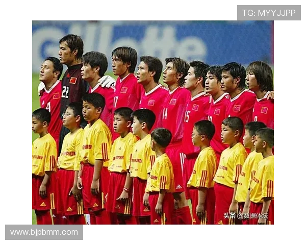 中国足球队备战世界杯预选赛全力以赴 球员状态回升信心满满