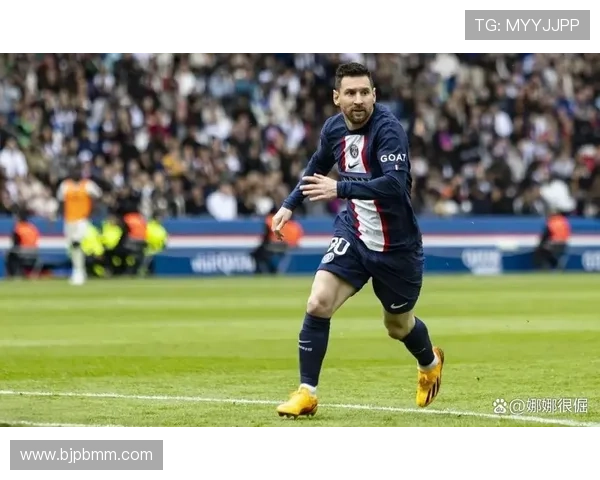 梅西转会大揭秘：巴黎圣日耳曼正式宣布签约，球迷热议未来发展